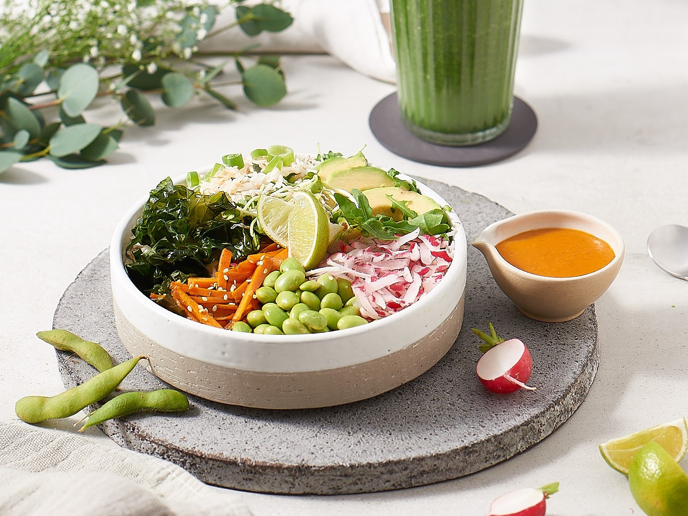 Vegane AsiaBowl mit Grünalgen Rezepte ServiceBund